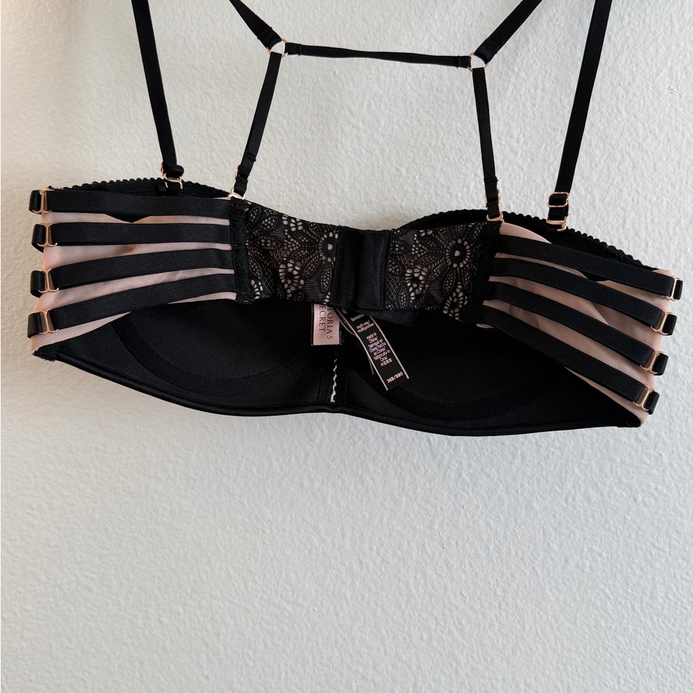 Victoria Secret Bombshell Bra. - Picture 3 of 5